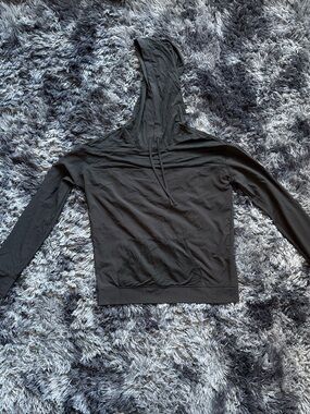 Victoria Sport Black Lightweight Pullover Hoodie | Athletic Hoodie
